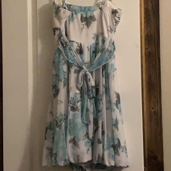 ⭐️2 for $20 Floral Dress - Picture 3 of 4